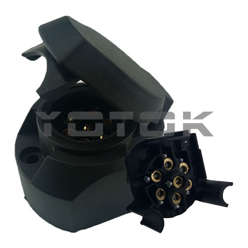 YT02A:7P/12V SOCKET ISO1724