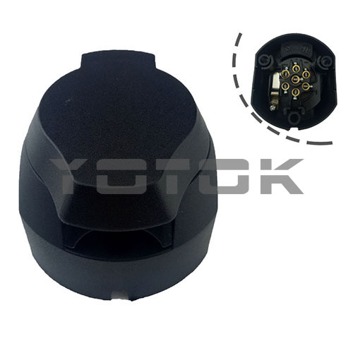 YT02A-F:7P/12V SOCKET ISO1724